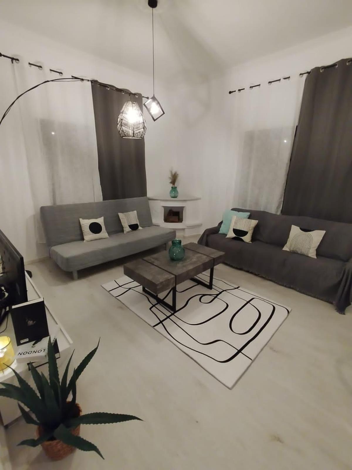 Black N' White Cozy Housegarden Αλεξανδρούπολη Εξωτερικό φωτογραφία